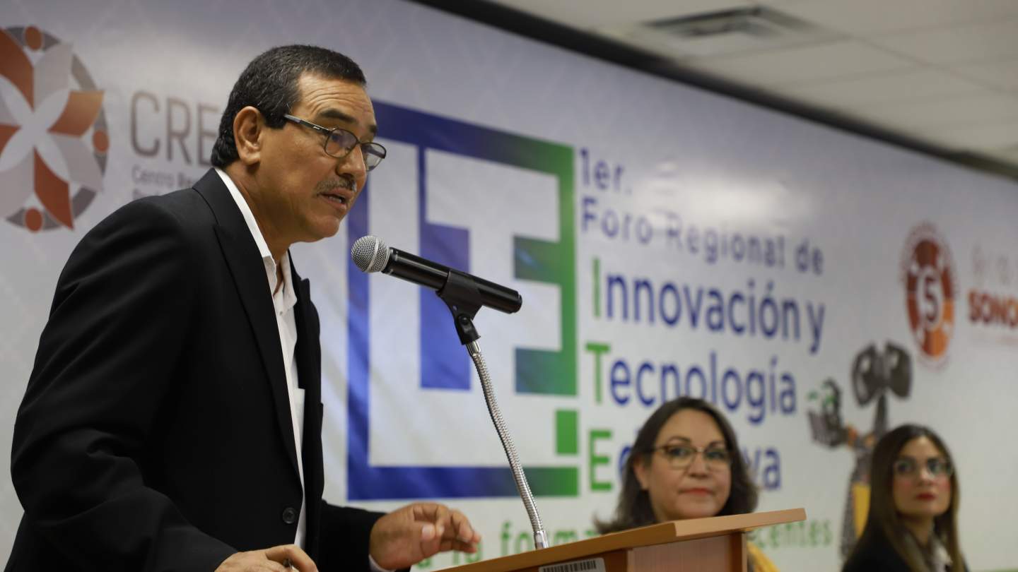 Analiza comunidad educativa las posibilidades de la tecnología en la enseñanza